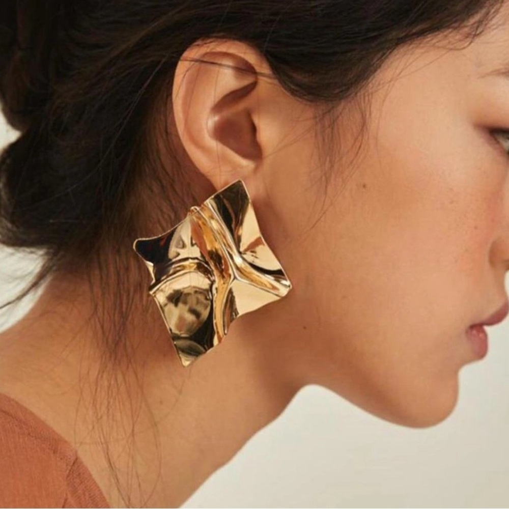 Anthropologie Shashi "Carre" Large Gold Wavy Earrings - with beautiful gift 🎁